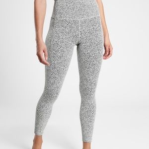 Micro Cheetah Athleta Salutation 7/8 Tight